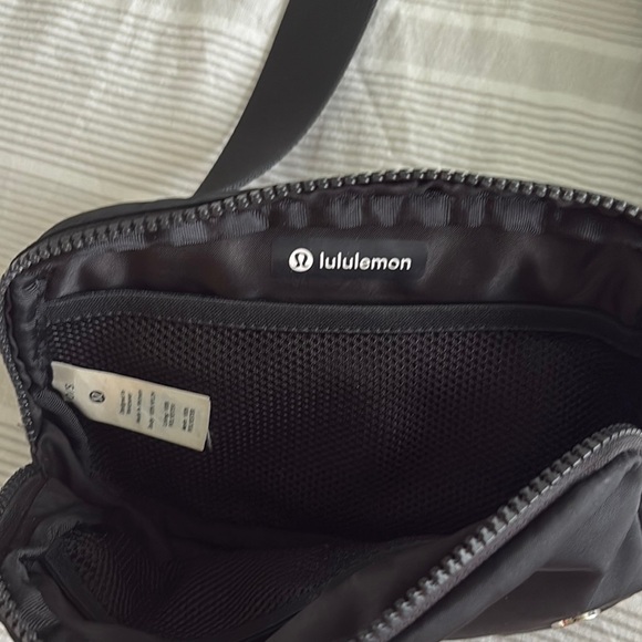 lululemon athletica Black Belt Bag - Picture 2 of 3